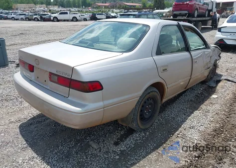 1999 Toyota Camry Le z USA, uszkodzony, nr VIN 4T1BG22K7XU604965
